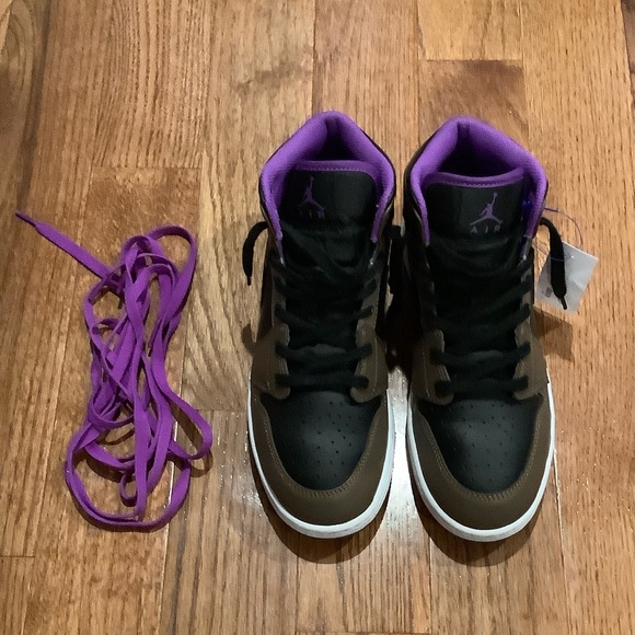 New air Jordan’s brown/black/purple great combo Youth 6.5 - Picture 1 of 7